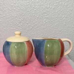 Tabletops Unlimited Sugar and Creamer set